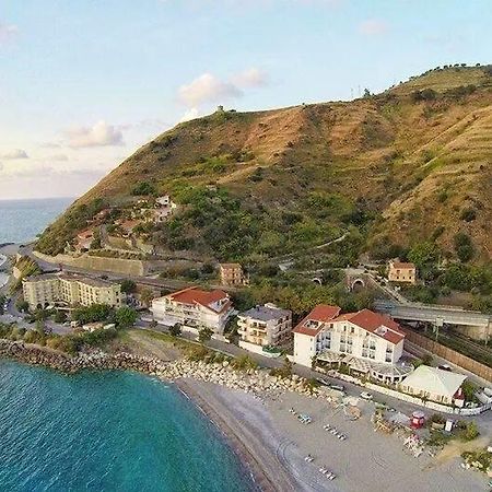 Hotel Ristorante Mareblu 아망테 외부 사진