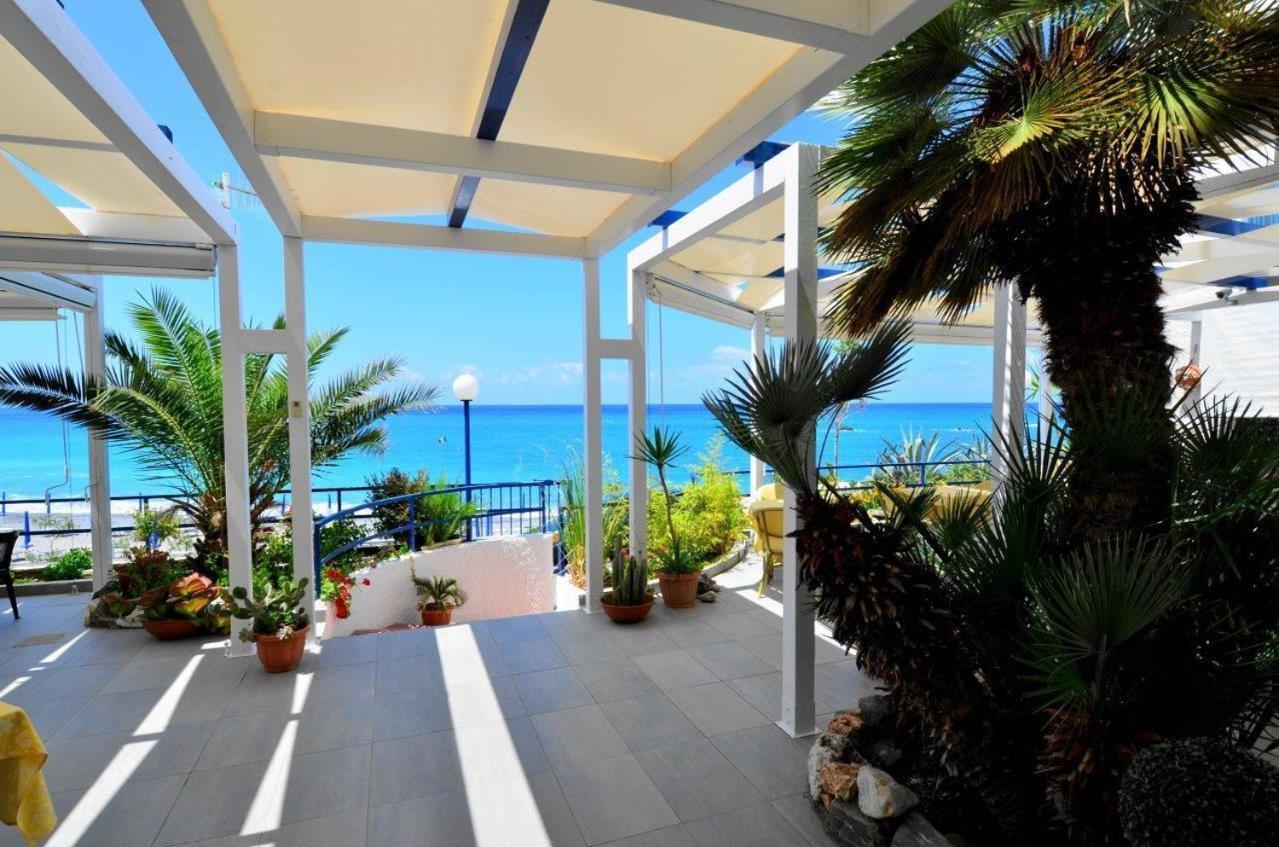 Hotel Ristorante Mareblu 아망테 외부 사진