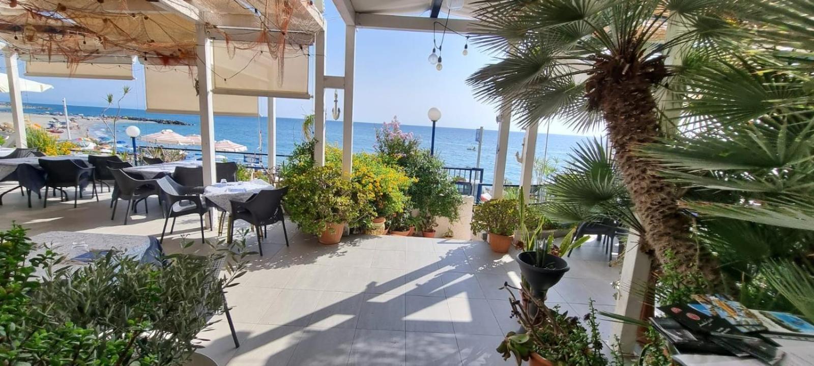 Hotel Ristorante Mareblu 아망테 외부 사진