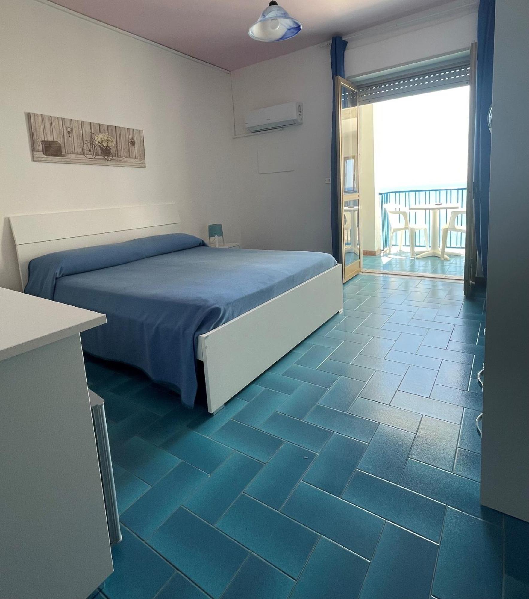 Hotel Ristorante Mareblu 아망테 외부 사진